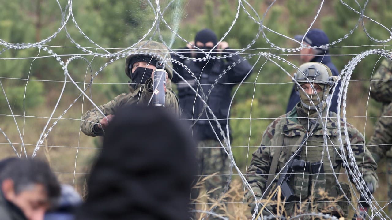 V Poľsku našli telo mŕtveho migranta: Ľudskoprávni aktivisti sa obávajú, že obetí krízy bude pribúdať