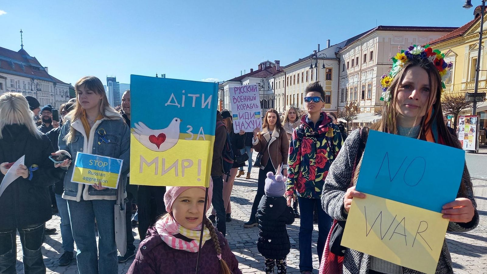 Banskobystričania núkajú byty aj izby. Ukrajinci a Rusi spoločne protestovali