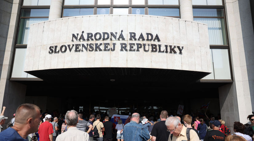 Šipoš a Tomáš sa zhodli, že zverejňovanie adries politikov je nesprávne