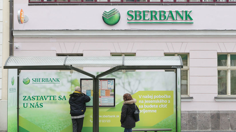 Dcére ruskej banky Sberbank hrozí bankrot. Pre masívny odliv vkladov