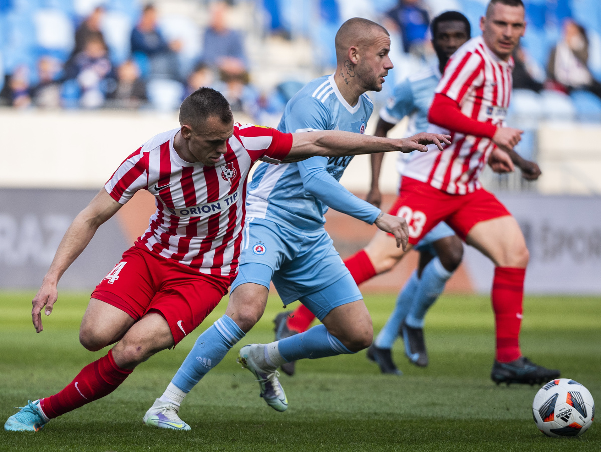 Slovan otočil súboj so Sereďou gólovou kanonádou, infarktový záver v Žiline