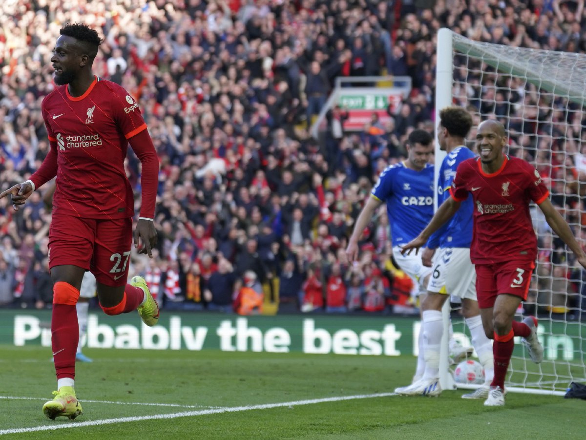 Liverpool zvládol aj Merseyside derby, Pulisic v posledných sekundách rozjasal Chelsea