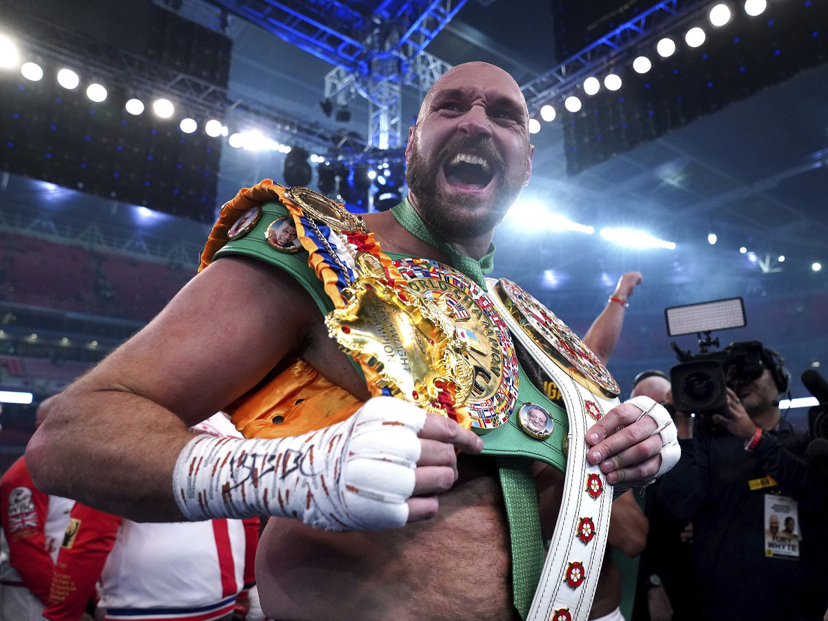 Tyson Fury nikdy neprehral! V poslednom zápase kariéry vypol súpera bombou na bradu