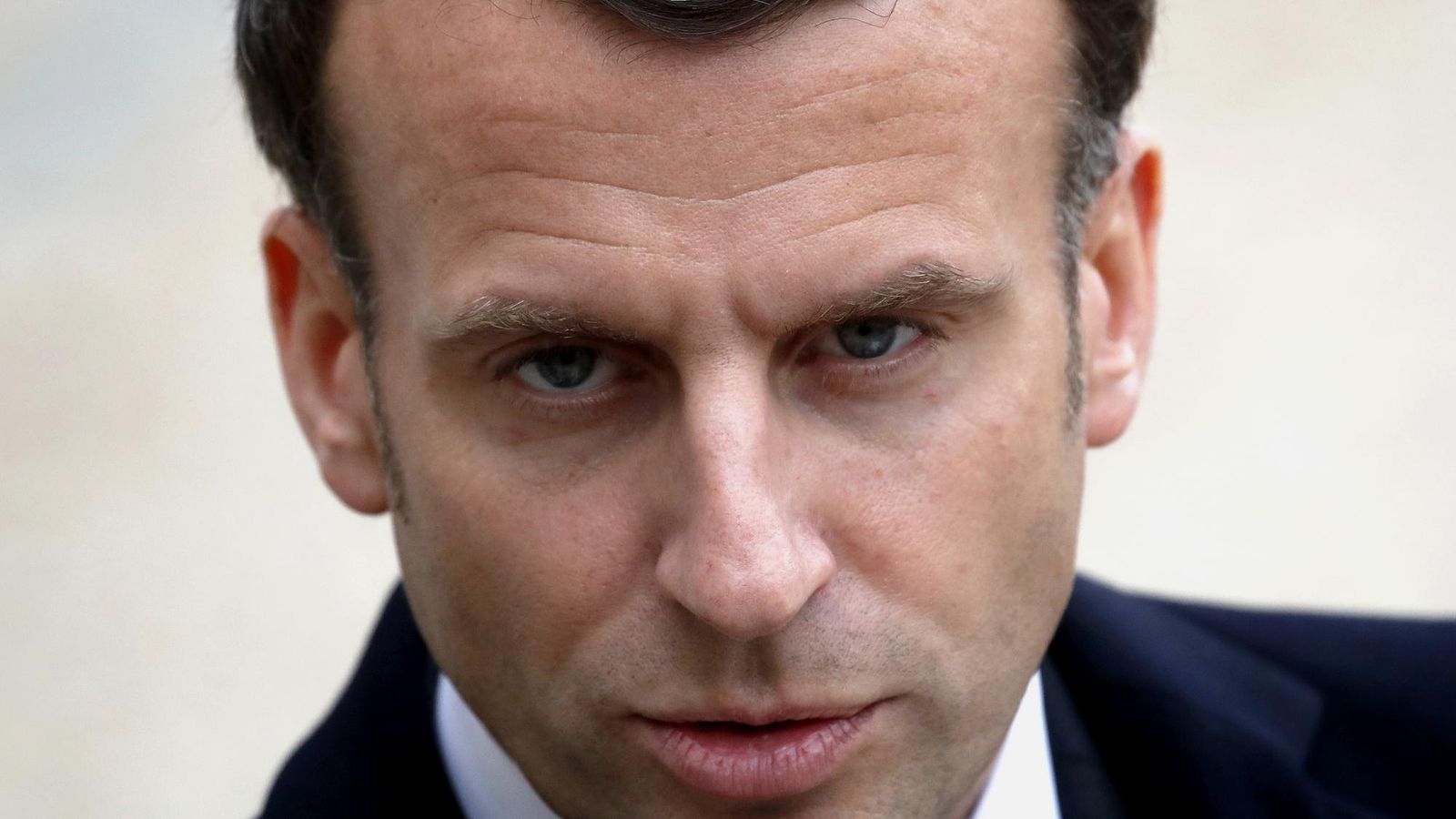 Macron prisľúbil Zelenskému dodávku ďalších zbraní