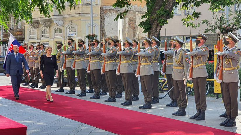 Najdôveryhodnejšou inštitúciou na Slovensku sú ozbrojené sily a polícia