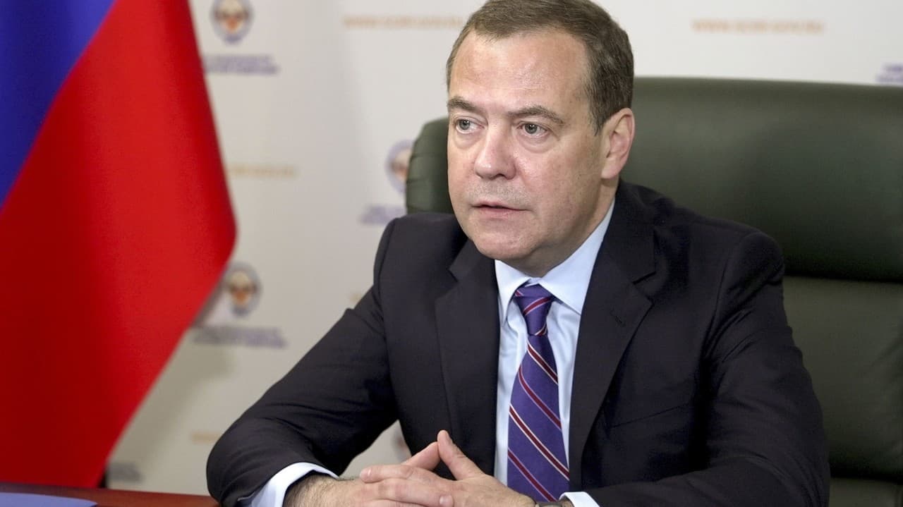 Medvedev o situácii v Záporoží: Nehody sa môžu prihodiť aj v európskych jadrových elektrárňach
