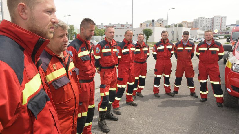 Slovenskí hasiči sa vrátili domov z najdlhšej zahraničnej pomoci