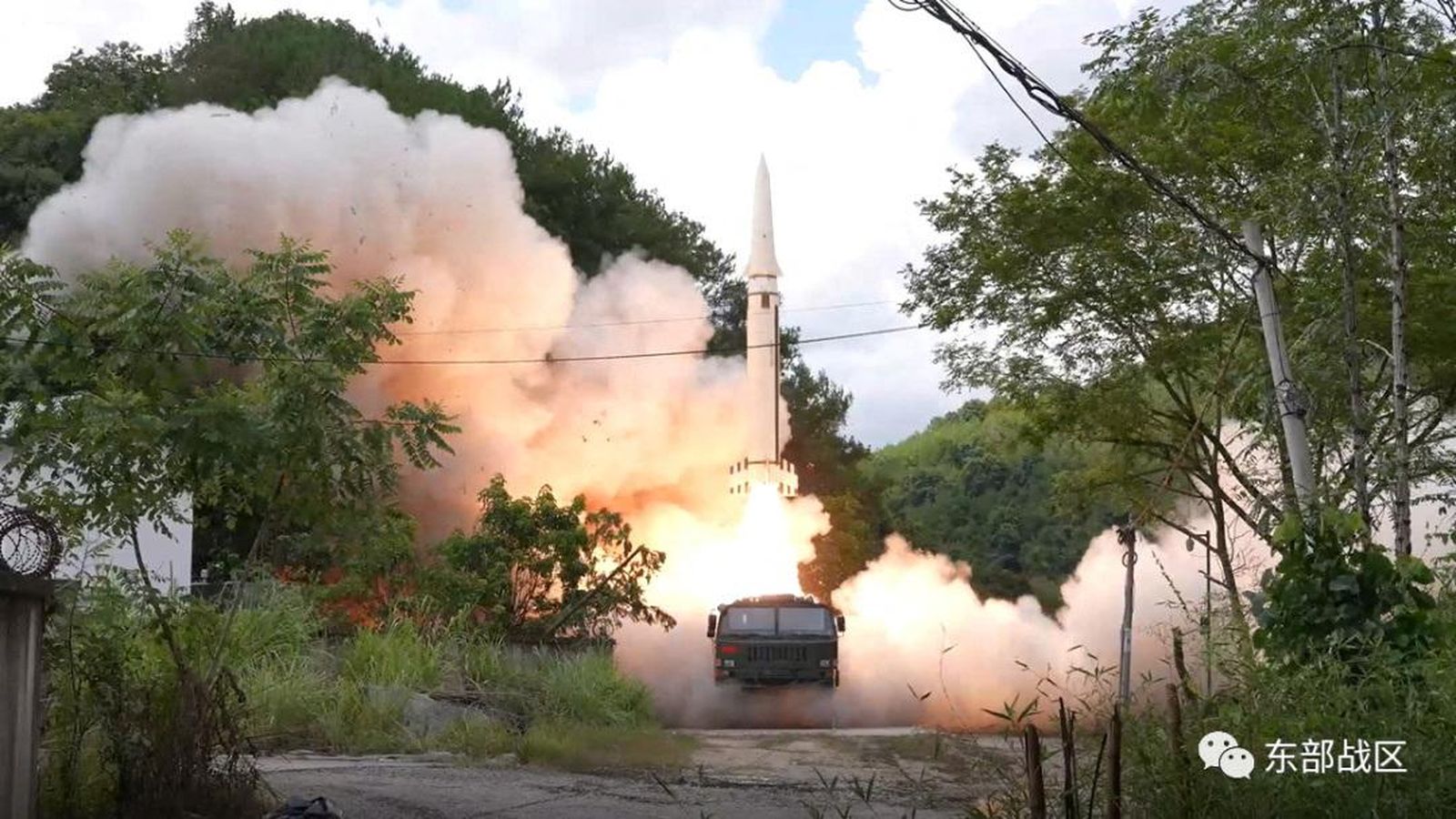 Čínske rakety dopadli prvýkrát do japonskej zóny