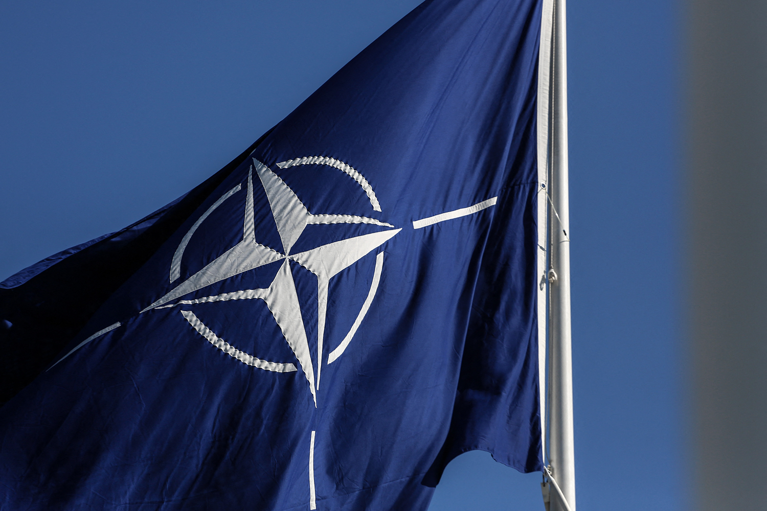 NATO posilňuje vojenské zoskupenie na východných hraniciach EÚ