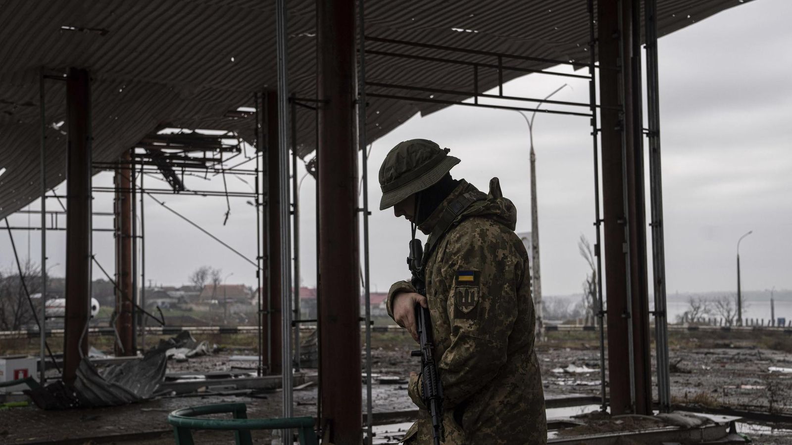 Ruskí vojaci v poli neveria, že sa vrátia na miesta, odkiaľ ustúpili (42. týždeň vojny)