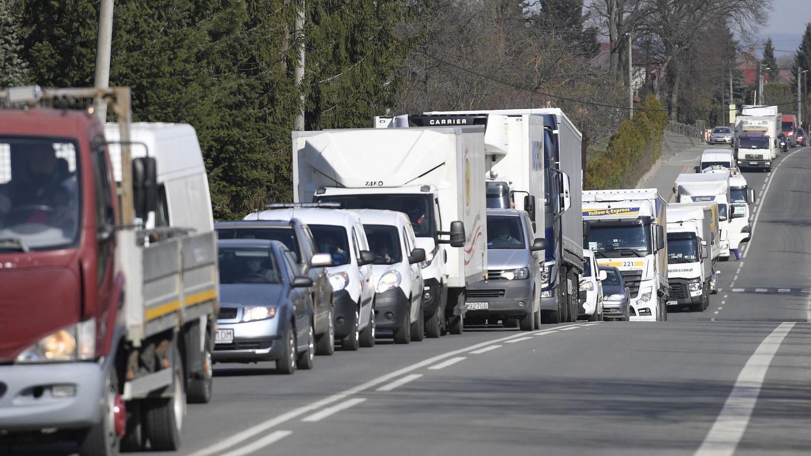 Poľský zákaz príjazdu áut zaregistrovaných v Rusku začal platiť