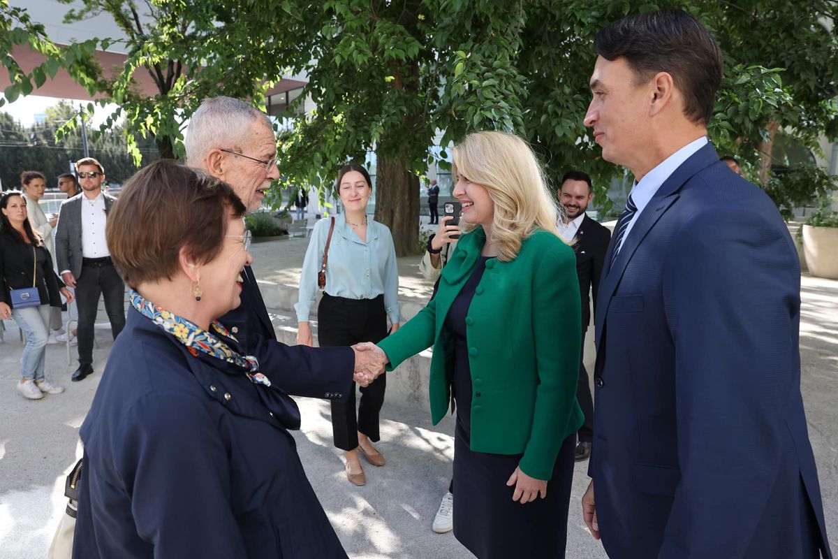 Rakúsky prezident Van der Bellen navštívil Slovensko, stretol sa s Čaputovou