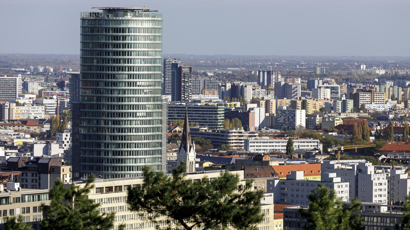 Bankám na Slovensku sa rekordne darí. Namiesto odmien dostáva mnoho ich zamestnancov „padáka“