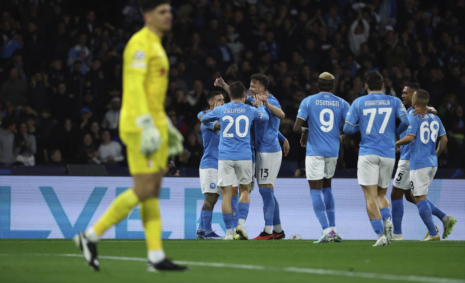 Postupový večer Slovákov v Lige majstrov: Vavro aj Lobotka do osemfinále