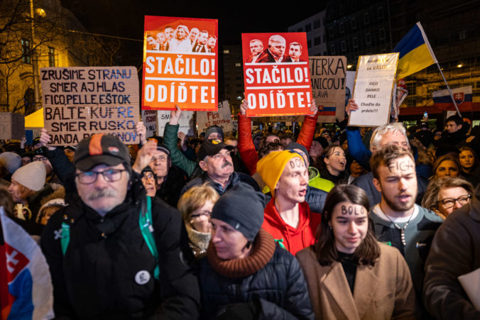 Atmosféra v spoločnosti sa dramaticky zhoršila. Zlepšenie však vnímajú voliči Ficovej vlády