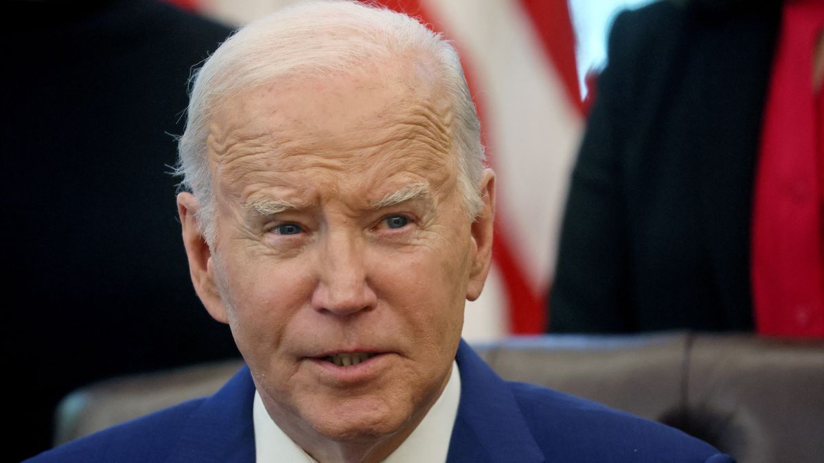 Biden podpísal balík na fungovanie vlády za 1,2 bilióna dolárov