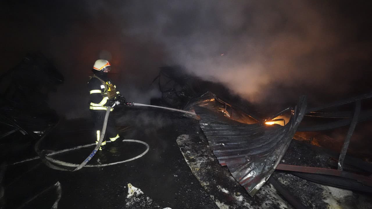 Charkov je pod neustálou paľbou rakiet: Slová gubernátora naháňajú hrôzu