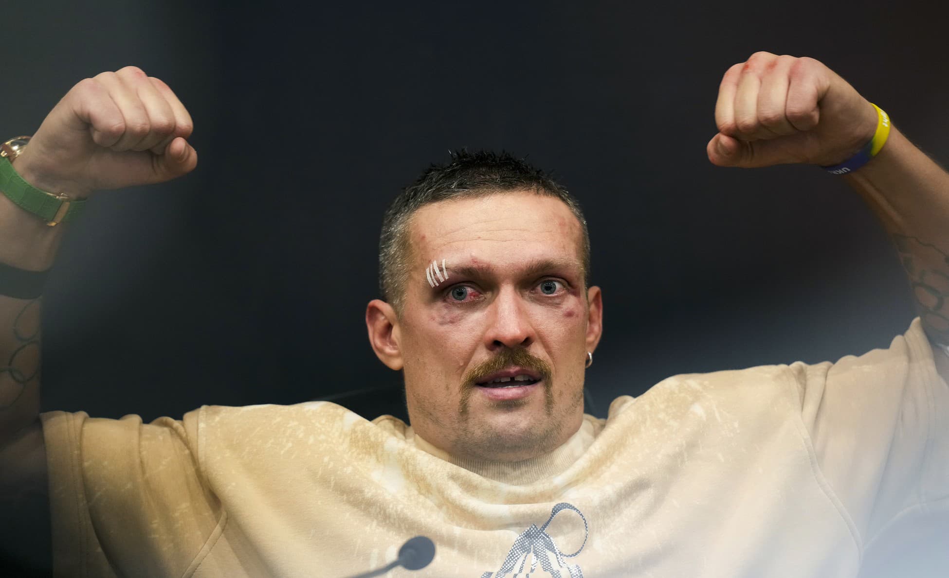 Oleksandr Usyk je absolútny šampión ťažkej váhy: Súboj storočia sledoval aj Ronaldo