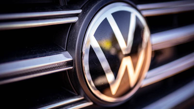 Volkswagen opäť znížil vlastné vyhliadky